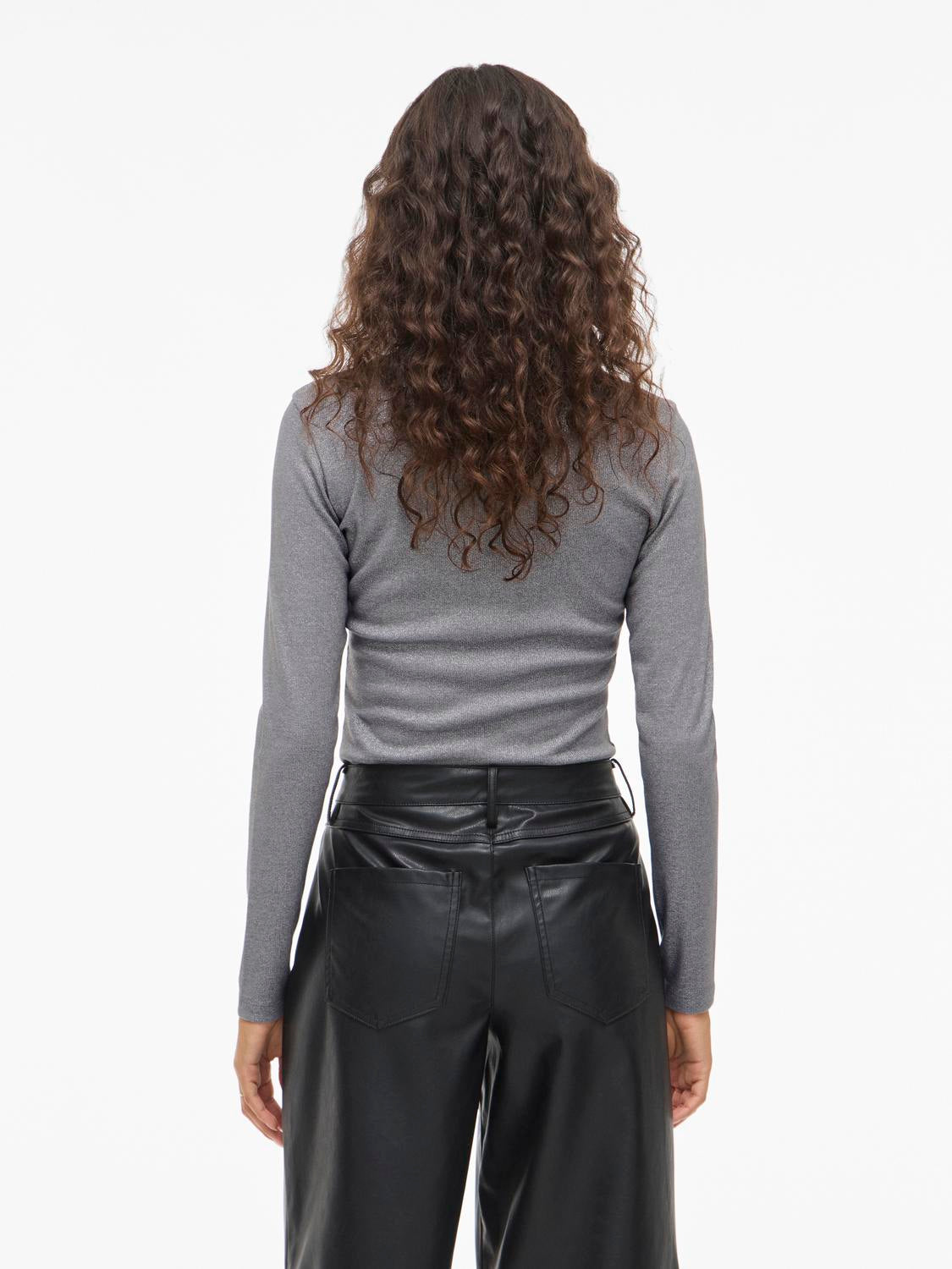 model_shot-back
